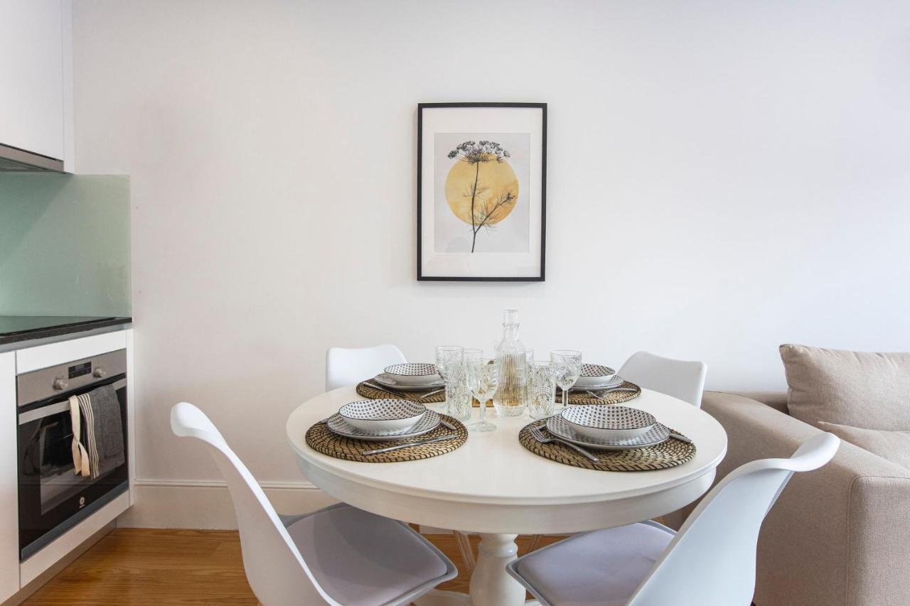 City Center 2Br Flat W/ Ac By Lovelystay Porto Dış mekan fotoğraf
