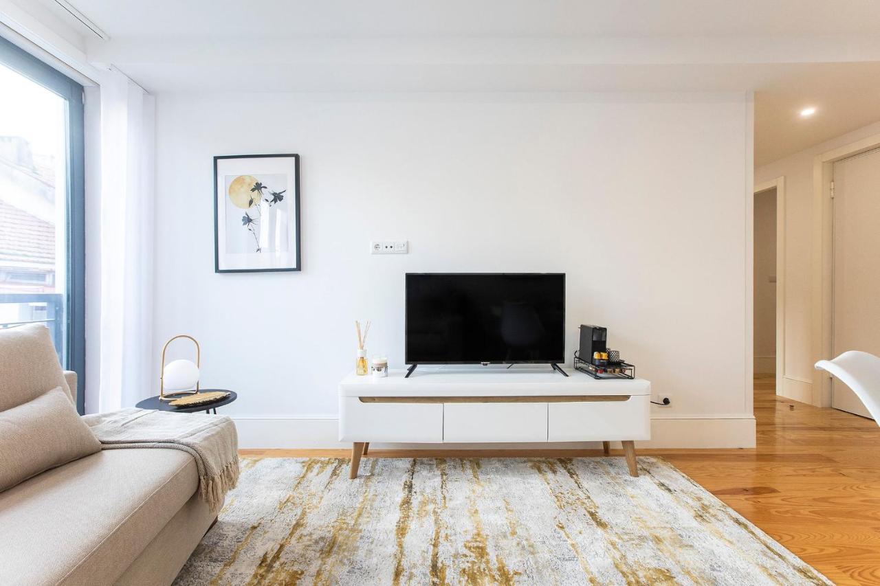 City Center 2Br Flat W/ Ac By Lovelystay Porto Dış mekan fotoğraf